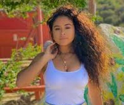 Alondra Santos