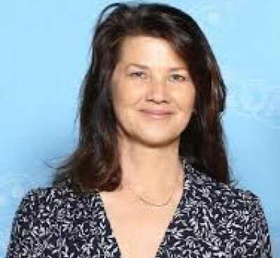 Daphne Zuniga