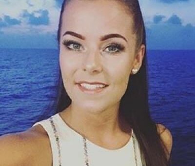 Holly Farnworth