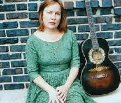 Iris Dement