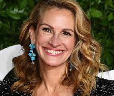 Julie Robert Off