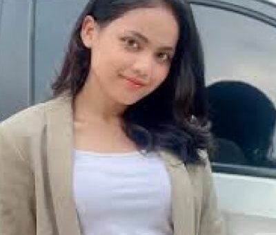 Putri Isnari