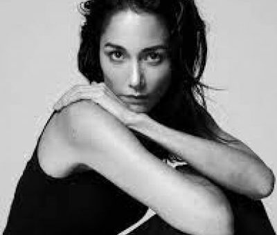 Sandrine Holt