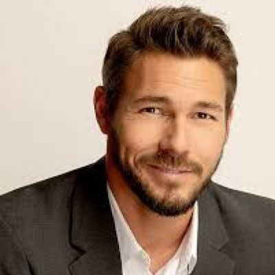 Scott Clifton