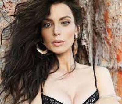 Yoanna House