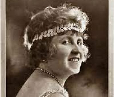 Claire Dux