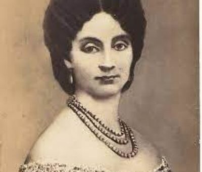 Elena Cuza