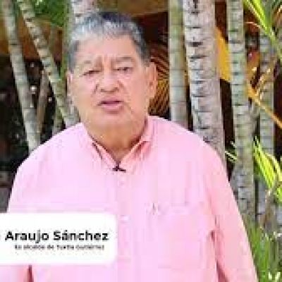 Enoch Araujo Sánchez