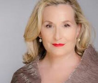 Janis Kelly