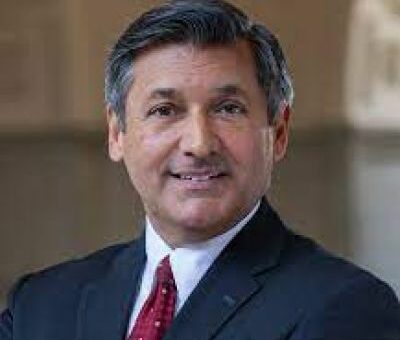 José Cisneros
