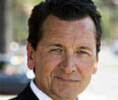 Mark Lindsay Chapman