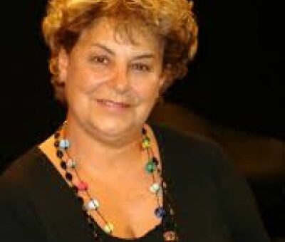 Claudia Mello