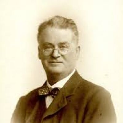 W. L. Warren