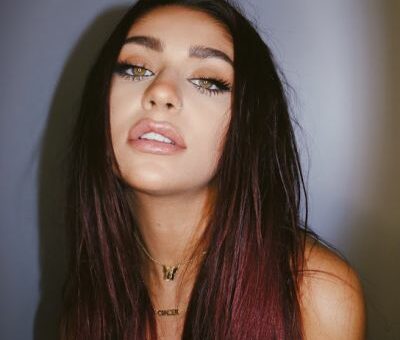 Andrea Rose Russett