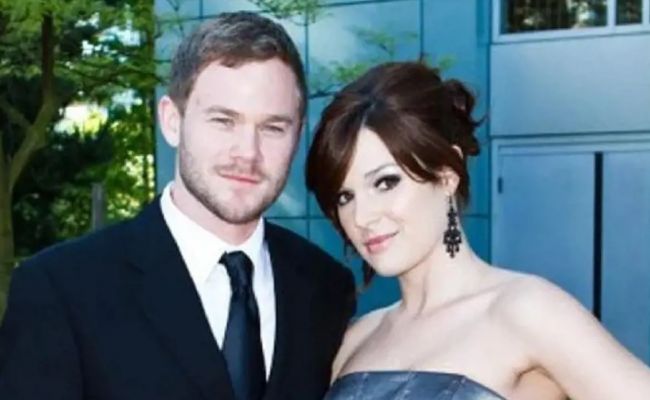 Aaron Ashmore And His Wife Zoe Kate 