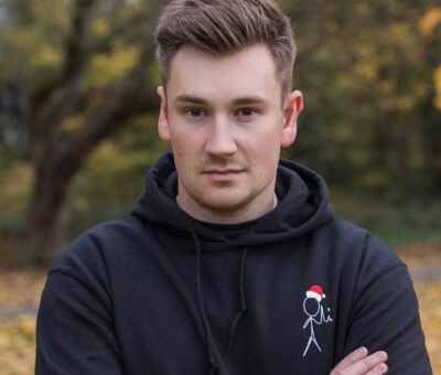 Oli White