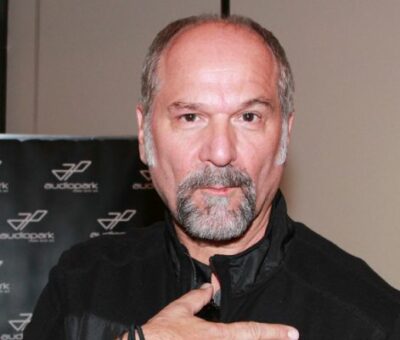 John Kapelos