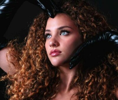 Sofie Dossi