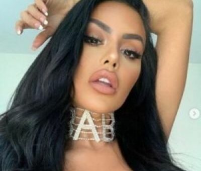 Chloe Saxon