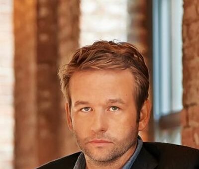 Dallas Roberts