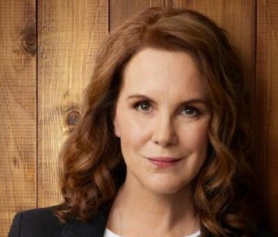 Elizabeth Perkins