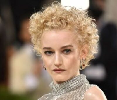 Julia Garner