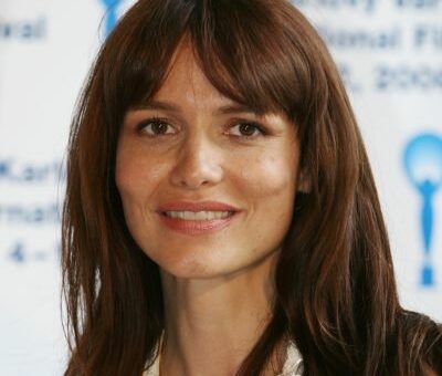 Saffron Burrows