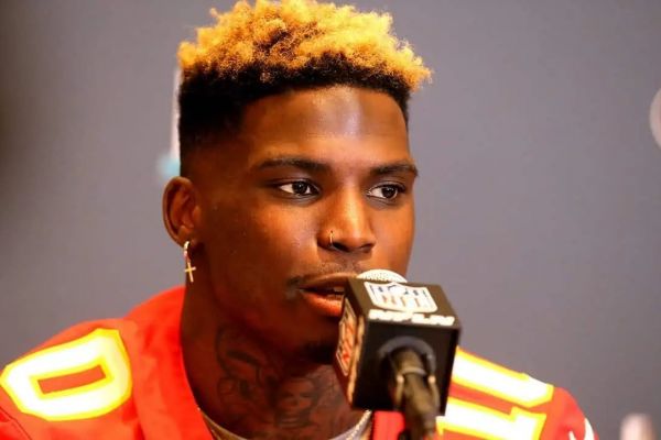 Tyreek Hill Of The Miami Dolphins Has Real Hair, Right? His...