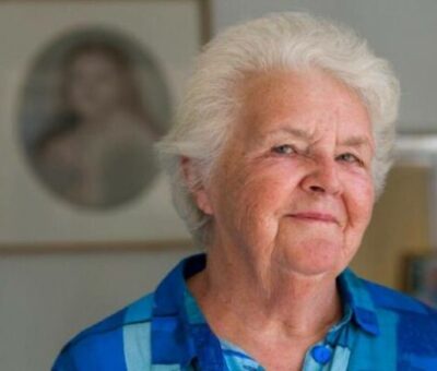 Stephanie Cole