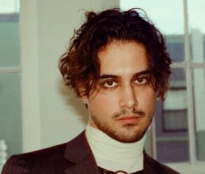 Avan Jogia Pareja