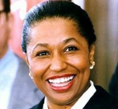 Carol Moseley Braun is a Previous US congressperson, lawmaker, representative, and legal counselor who has a total assets of $7 million out of 2022. Moseley Braun is an exceptionally popular character in America, who is well known from one side of the planet to the other as a previous US congressperson and legislator. She is likewise a legal counselor and representative, who has accomplished very astonishing work in her vocation. Braun is once in a while known as Moseley-Braun. She started her excursion in governmental issues way back in when she was made an individual from the Illinois Place of Delegates. She stayed in office till 1988. Afterward, she began functioning as a Recorder of Deeds at Cook Province. She served for one term, from 1988 to 1992. Afterward, in 1993, she rose or conspicuousness in the wake of turning into the US representative of Illinois. She made nice progress and her works are additionally applauded. She stayed a congressperson till 1999, and later she held different posts. Net Worth Carol Moseley Braun is an extremely renowned lady in America, who has various accomplishments and honors under her name. She is filling in as a government official, legal counselor, and negotiator for quite a while. She started her excursion in 1979, and until now, she is accomplishing staggering work. Aside from legislative issues, she has done different things also. Braun is a teacher at Northwestern College and she has likewise established a natural items organization, however it became old in 2019. Right now, Hymn Moseley Braun has a total assets of $7 Million. Name Carol Elizabeth Moseley Braun Net Worth (2022) $7 Million Profession Former US senate, politician, diplomat, lawyer Monthly Income And Salary $40,000 + Yearly Income And Salary $5,00,000+ Last Updated 2022 Asset Home: Carol Moseley Braun is an American lawmaker and a very notable character. She has accomplished mind blowing work in her extremely lengthy and distinguished lifetime. As of now, she resides in Illinois, and she claims an extremely lovely house there. During 2012, she was extremely frail monetarily, and she needed to sell her home for an exceptionally less sum. Carol Moseley Braun Net Worth Growth Net Worth in 2022 $7.0 Million Net Worth in 2021 $6.5 Million Net Worth in 2020 $6.0 Million Net Worth in 2019 $5.5 Million Net Worth in 2018 $5.0 Million Net Worth in 2017 $4.5 Million Vehicle assortment: Song Moseley Braun has not shown any interest in vehicles in her long profession. Aside from the vehicles which were designated to her, she has been seen in some cases driving a Mercedes and a Toyota. Early years Carol Moseley Braun