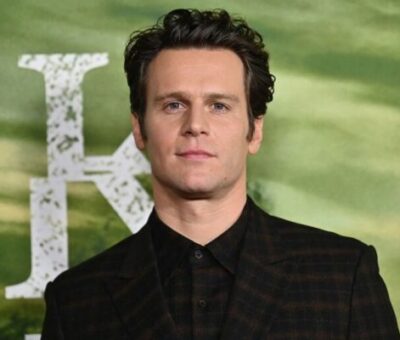 Jonathan Groff