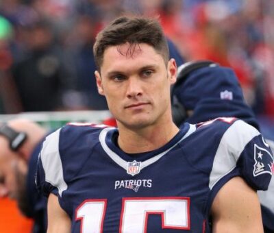 Chris Hogan