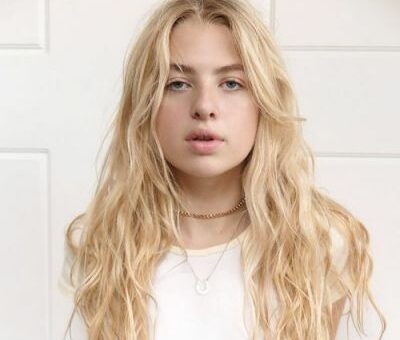 Anais Gallagher