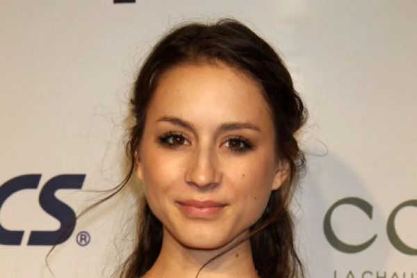 Troian Bellisario