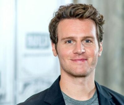 Jonathan Groff