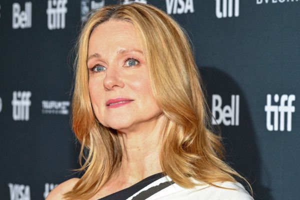 Laura Linney