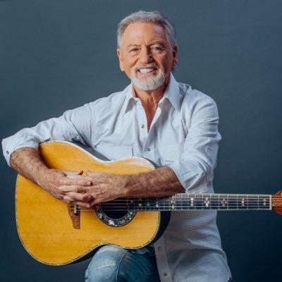 Larry Gatlin