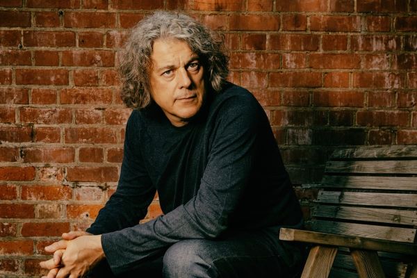 Alan Davies