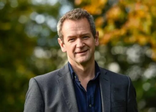 Alexander Armstrong